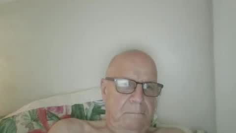 Snapshot of oggi95 chatting on 10.01.25 oggi95 online show from 10.01.25