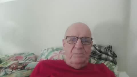 Snapshot of oggi95 chatting on 10.02.25 oggi95 online show from 10.02.25