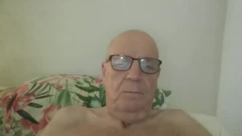 Snapshot of oggi95 chatting on 10.05.25 oggi95 online show from 10.05.25