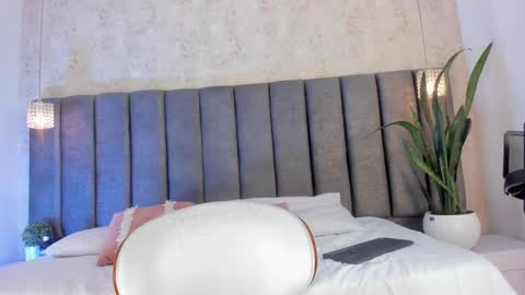 Holly online show from 03.01.25