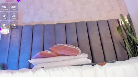 Holly online show from 03.04.25