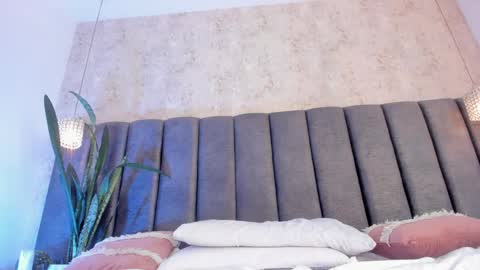 Holly online show from 03.08.25