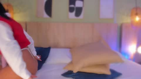 Holly online show from 09.10.25