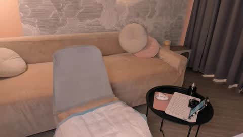 Snapshot of ohhh_yess chatting on 02.23.25 Maria online show from 02.23.25