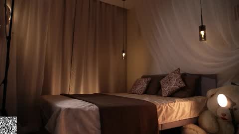 Snapshot of ohmyclaire chatting on 11.08.25 Claire online show from 11.08.25