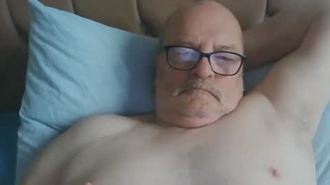 Snapshot of old_fkr chatting on 12.13.24 old_fkr online show from 12.13.24