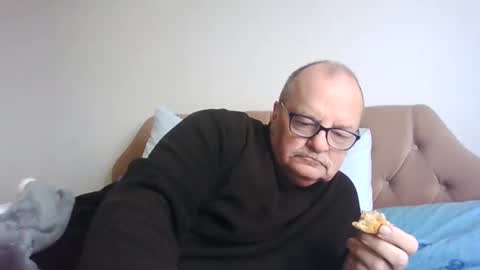 Snapshot of old_fkr chatting on 01.05.25 old_fkr online show from 01.05.25