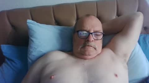 Snapshot of old_fkr chatting on 02.15.25 old_fkr online show from 02.15.25