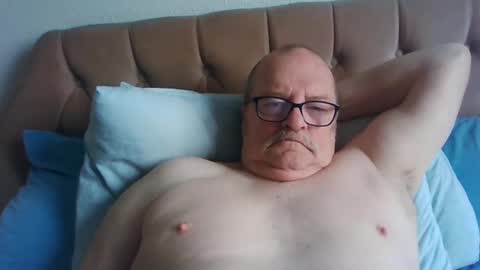 Snapshot of old_fkr chatting on 02.18.25 old_fkr online show from 02.18.25