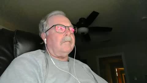 Snapshot of oldlakeguy chatting on 12.19.24 OldLakeGuy online show from 12.19.24