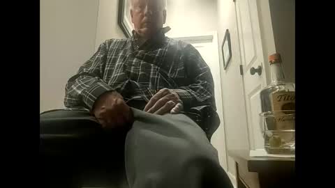 Snapshot of oldsubman chatting on 01.27.25 oldsubman online show from 01.27.25