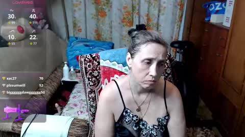 Snapshot of olguscha chatting on 10.19.25 Olguscha online show from 10.19.25
