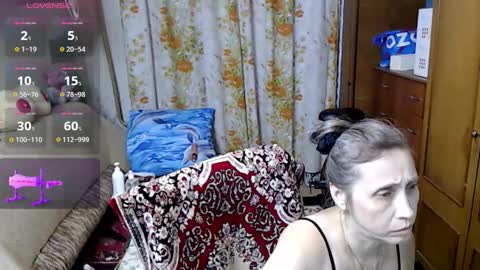 Snapshot of olguscha chatting on 10.21.25 Olguscha online show from 10.21.25