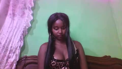 Snapshot of olinah610 chatting on 11.14.25 olinah610 online show from 11.14.25