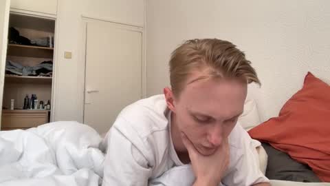 Snapshot of oliver_and_thomas chatting on 09.26.25 Oliver and Thomas online show from 09.26.25