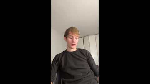 Snapshot of oliver_beck chatting on 12.04.24 Oliver Beck online show from 12.04.24