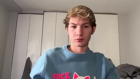 Snapshot of oliver_beck chatting on 12.07.24 Oliver Beck online show from 12.07.24