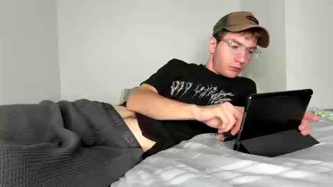 Snapshot of oliver_beck chatting on 10.20.25 Oliver Beck online show from 10.20.25