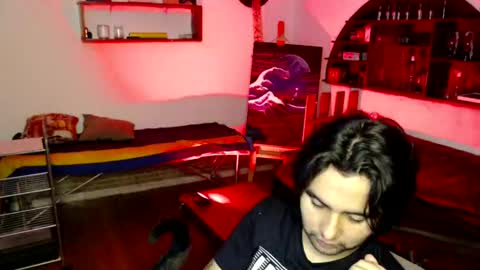 Snapshot of oliver_laid_2023 chatting on 10.18.25 oliver_laid_2023 online show from 10.18.25