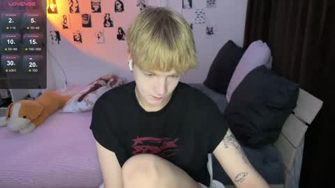 Snapshot of olivertasty chatting on 09.19.25 oliver online show from 09.19.25
