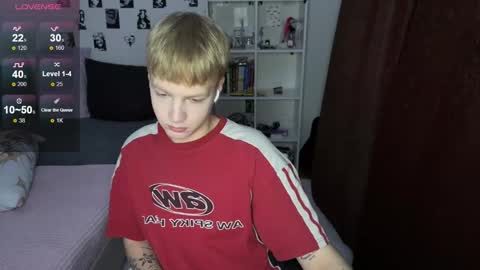 Snapshot of olivertasty chatting on 10.03.25 oliver online show from 10.03.25