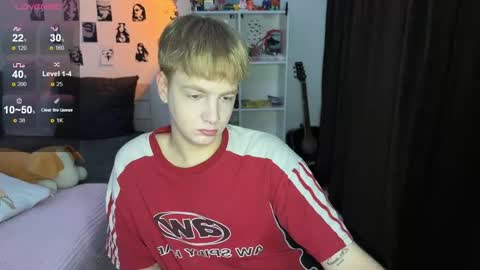 Snapshot of olivertasty chatting on 10.14.25 oliver online show from 10.14.25