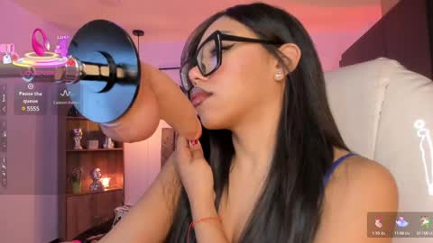 Snapshot of olivia__ds chatting on 02.21.25 Olivia online show from 02.21.25