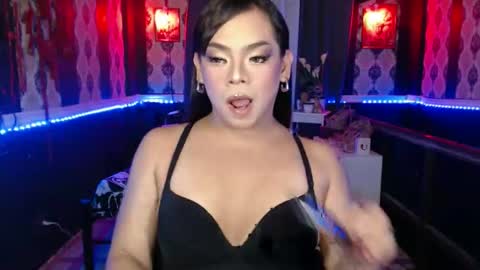 Snapshot of olivia_barda chatting on 10.13.25 OLIVIA online show from 10.13.25