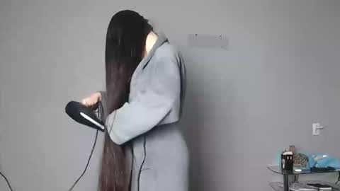 Olivia online show from 11.05.25