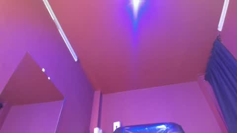 Snapshot of olivia_seex chatting on 12.14.24 online show from 12.14.24