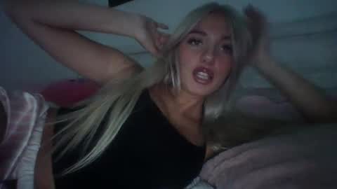 Snapshot of oliviacarterrr chatting on 10.02.25 oliviacarterrr online show from 10.02.25