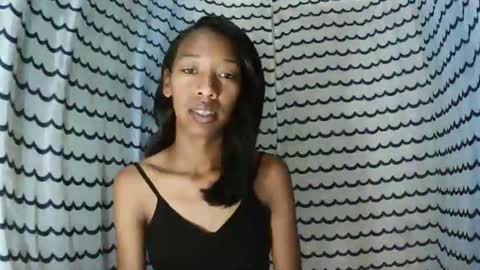 oliviah27 online show from 11.25.25