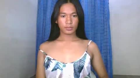 Snapshot of oliviaslut69 chatting on 11.19.25 oliviaslut69 online show from 11.19.25