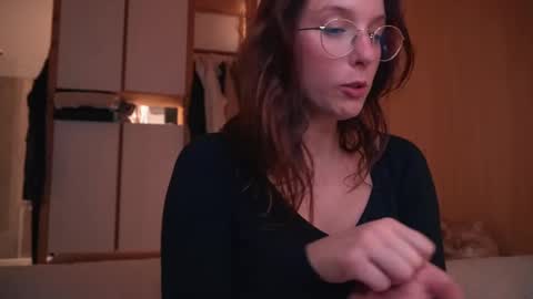 Snapshot of onelittlemermaid chatting on 01.19.25 Ariel online show from 01.19.25