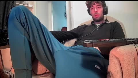 Snapshot of onesieboyx chatting on 02.24.25 onesieboyx online show from 02.24.25