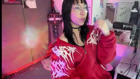 Snapshot of oni_dakotta chatting on 09.19.25 oni_dakotta online show from 09.19.25