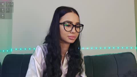 Snapshot of onlyxandra7 chatting on 01.18.25 Xandra online show from 01.18.25