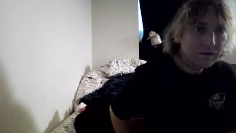 Snapshot of opalockajoe chatting on 01.04.25 TsJojo online show from 01.04.25