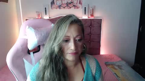 Snapshot of oriana_100 chatting on 12.04.24 oriana_100 online show from 12.04.24