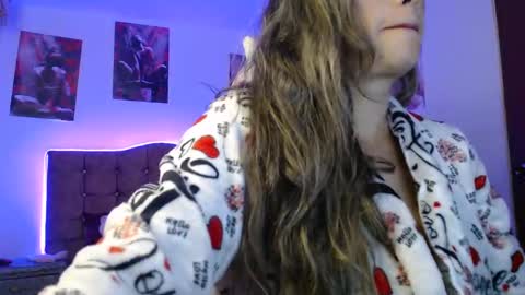 Snapshot of oriana_100 chatting on 02.28.25 oriana_100 online show from 02.28.25