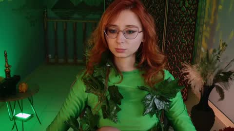 Snapshot of orianna_blade chatting on 12.06.24 Orianna - Hi Im into geek culture cosplay crafting LARP games. Shall we play DnD online show from 12.06.24