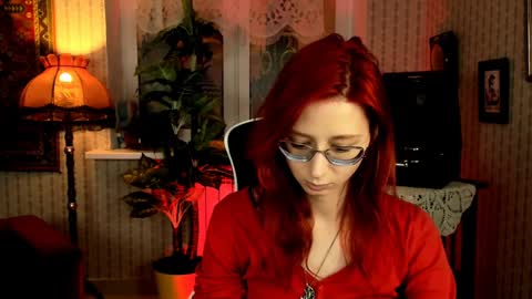 Snapshot of orianna_blade chatting on 01.14.25 Orianna - Hi Im into geek culture cosplay crafting LARP games. Shall we play DnD online show from 01.14.25