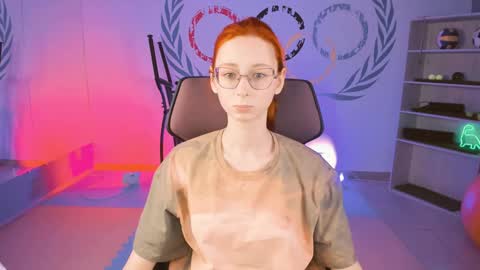 Snapshot of orianna_blade chatting on 01.19.25 Orianna - Hi Im into geek culture cosplay crafting LARP games. Shall we play DnD online show from 01.19.25