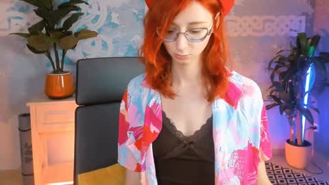 Snapshot of orianna_blade chatting on 01.23.25 Orianna - Hi Im into geek culture cosplay crafting LARP games. Shall we play DnD online show from 01.23.25