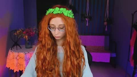 Snapshot of orianna_blade chatting on 02.01.25 Orianna - Hi Im into geek culture cosplay crafting LARP games. Shall we play DnD online show from 02.01.25