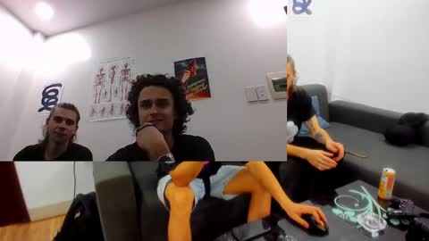Snapshot of orlando__bloom chatting on 03.05.25 Fansly and Instagram -  online show from 03.05.25
