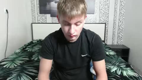 Snapshot of oscar_bell chatting on 10.19.25 Oscar online show from 10.19.25