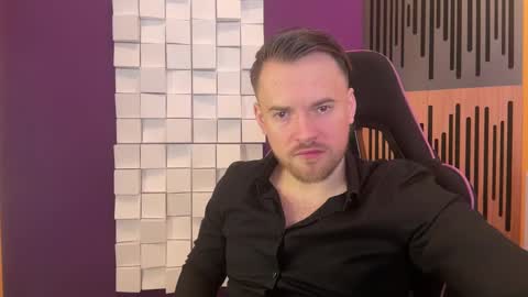 Oscar Steel Savage online show from 02.12.25