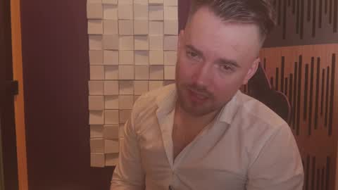 Oscar Steel Savage online show from 03.05.25