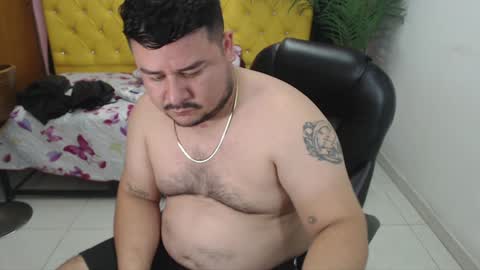 Snapshot of oso_gael chatting on 12.22.24 Bear Gael online show from 12.22.24